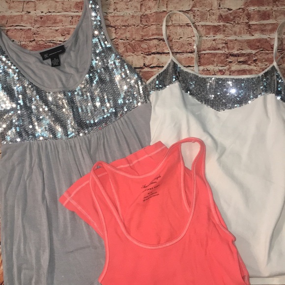 Tops - Tank top bundle